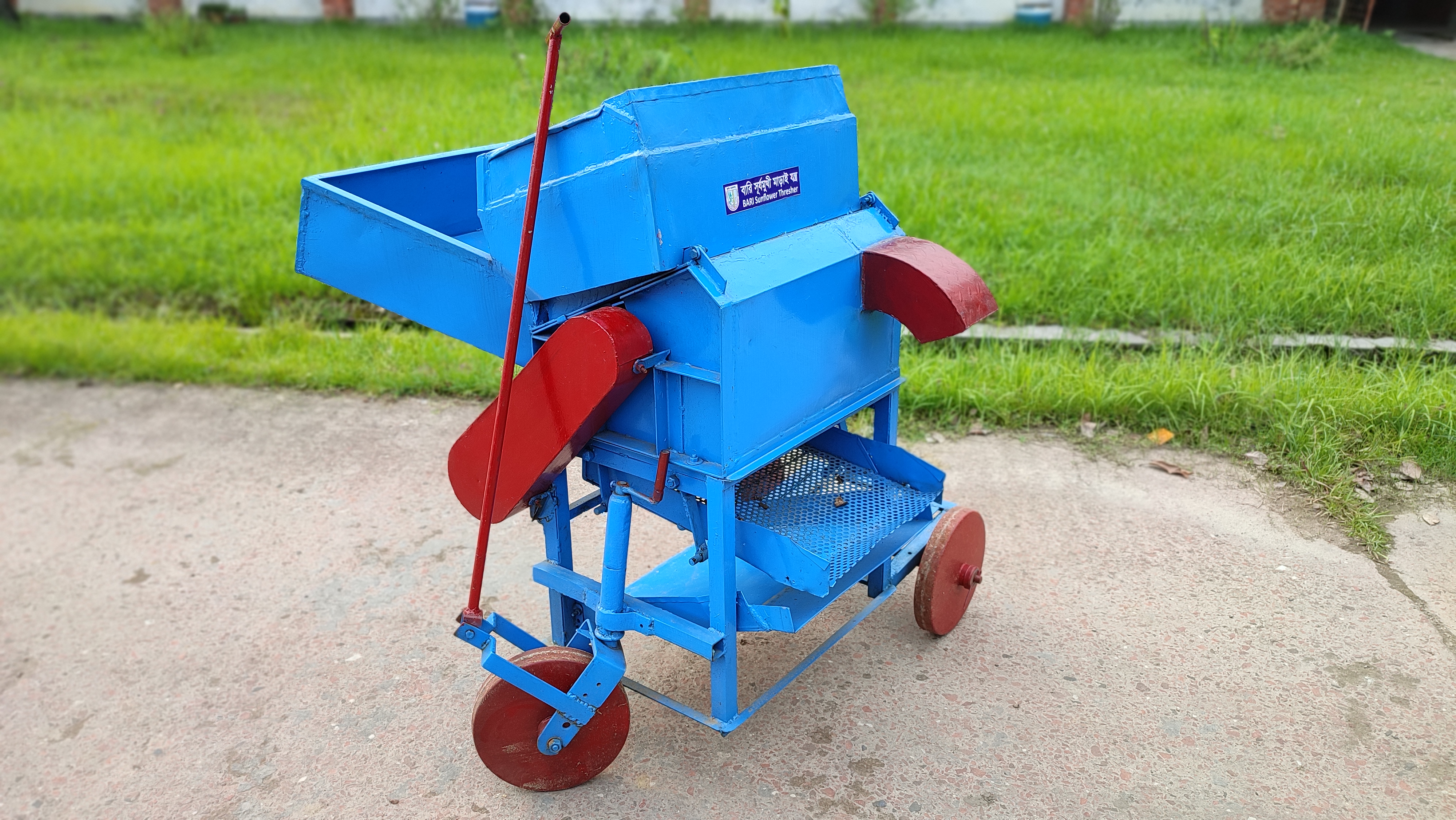 BARI Sunflower Thresher